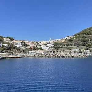  Appartamento Casa Spaziosa Al Centro Di Ustica