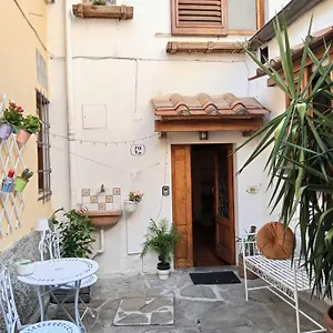 https://casa-romantica-vicino-al-centro.it-tuscanyhotel.com